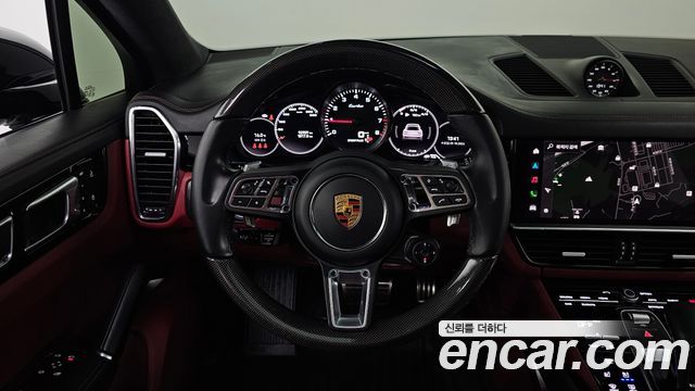 Porsche Cayenne 2022 — photo 19