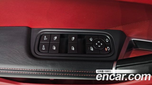 Porsche Cayenne 2022 — photo 24