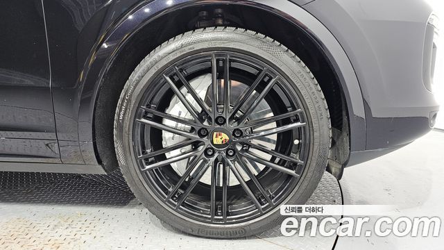 Porsche Cayenne 2022 — photo 7