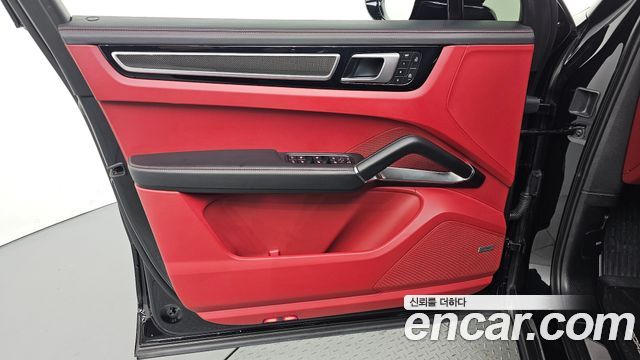 Porsche Cayenne 2022 — photo 14