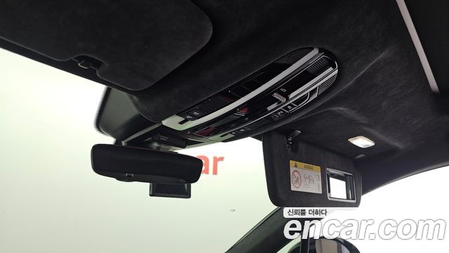 Porsche Cayenne 2022 — photo 31