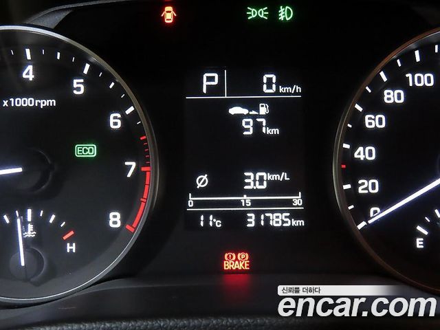 Hyundai AVANTE 2017 — photo 9