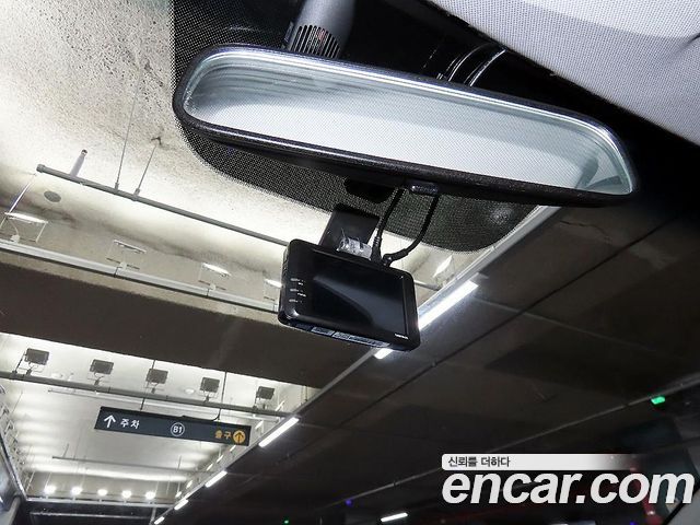 Hyundai AVANTE 2017 — photo 17