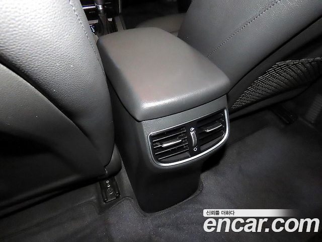 Hyundai AVANTE 2017 — photo 18