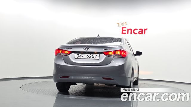 Hyundai AVANTE 2012 — photo 4
