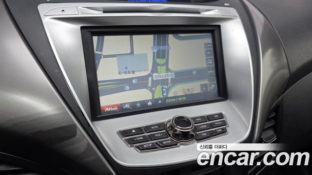 Hyundai AVANTE 2012 — photo 20