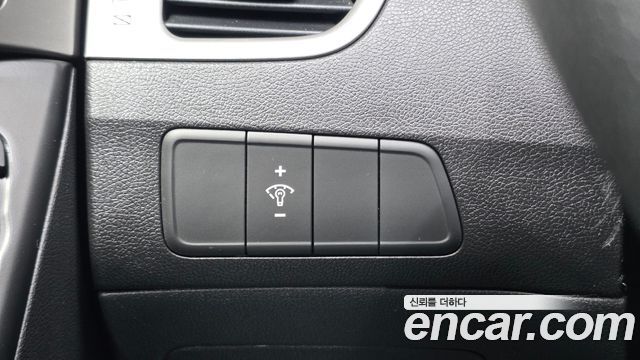 Hyundai AVANTE 2012 — photo 26
