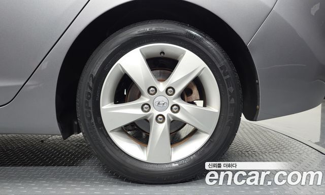 Hyundai AVANTE 2012 — photo 7