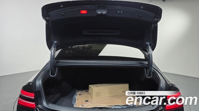 Genesis G80 2027 — photo 19