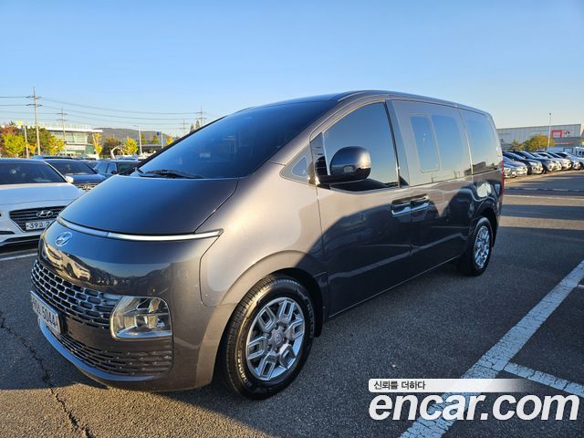 Hyundai Staria 2022 — photo 1
