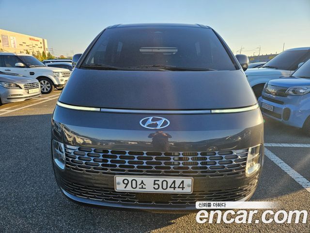 Hyundai Staria 2022 — photo 3