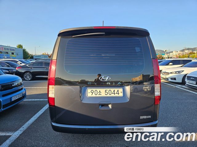 Hyundai Staria 2022 — photo 4