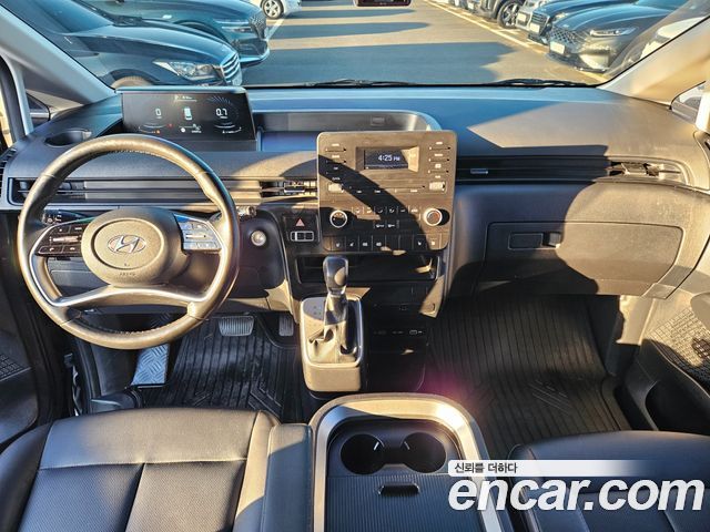 Hyundai Staria 2022 — photo 7