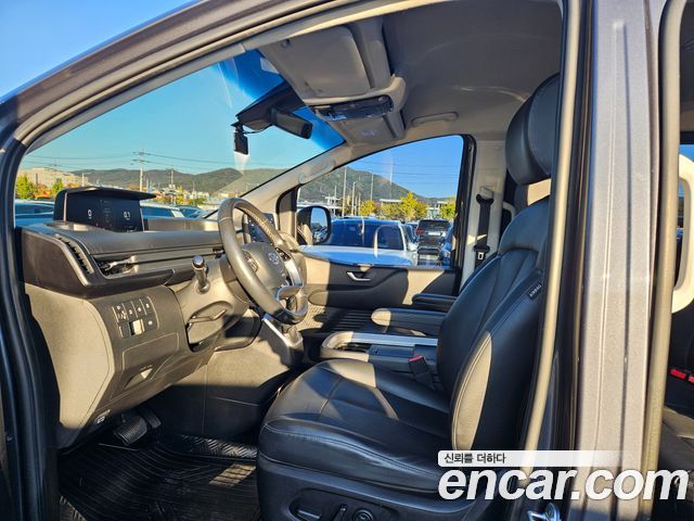 Hyundai Staria 2022 — photo 10
