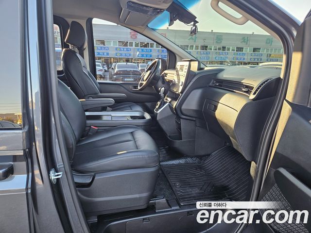 Hyundai Staria 2022 — photo 11