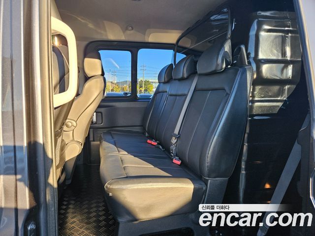 Hyundai Staria 2022 — photo 12