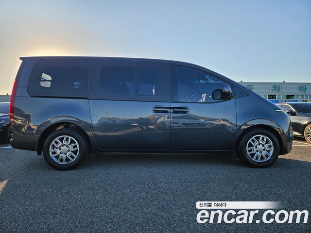 Hyundai Staria 2022 — photo 20