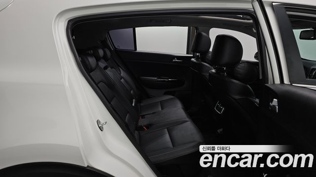 Kia Sportage 2016 — photo 16