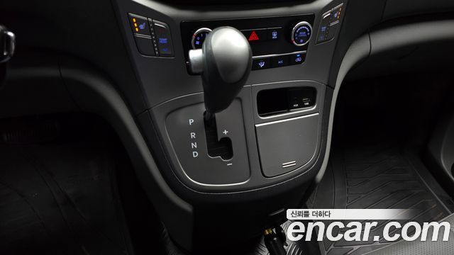 Hyundai Starex 2020 — photo 12