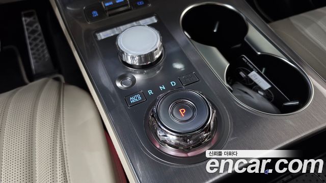 Genesis GV70 2025 — photo 12