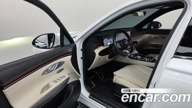 Genesis GV70 2025 — photo 13