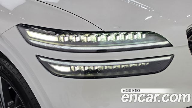 Genesis GV70 2025 — photo 8