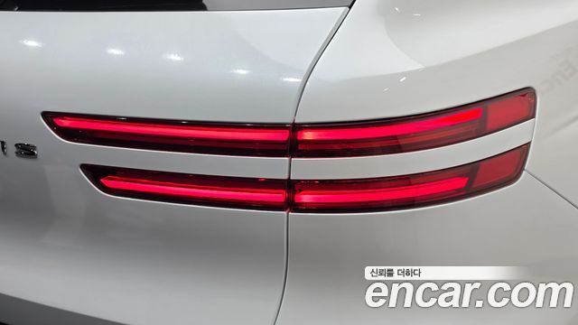 Genesis GV70 2025 — photo 9