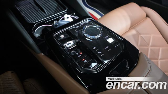 BMW 5-Series 2025 — photo 12