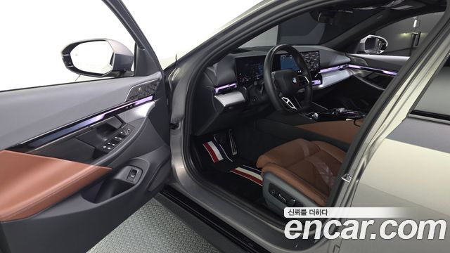 BMW 5-Series 2025 — photo 13