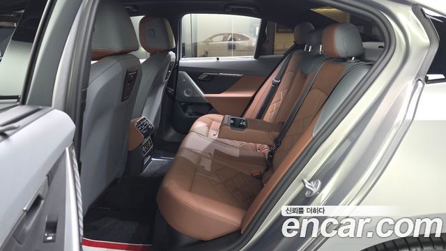 BMW 5-Series 2025 — photo 17