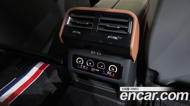BMW 5-Series 2025 — photo 24