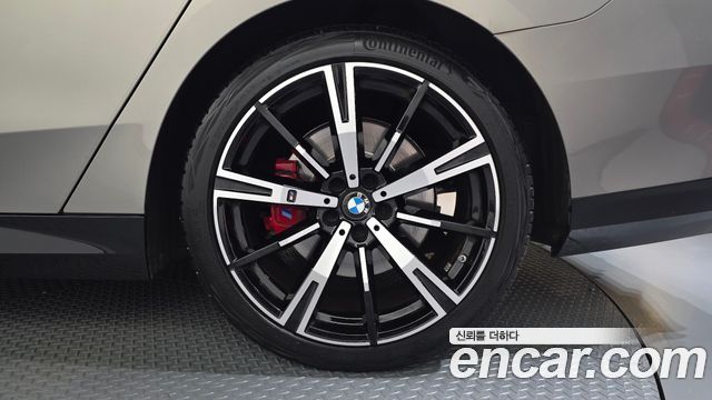 BMW 5-Series 2025 — photo 7