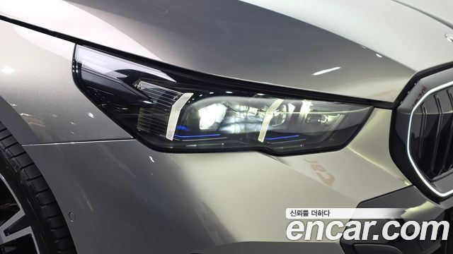 BMW 5-Series 2025 — photo 8