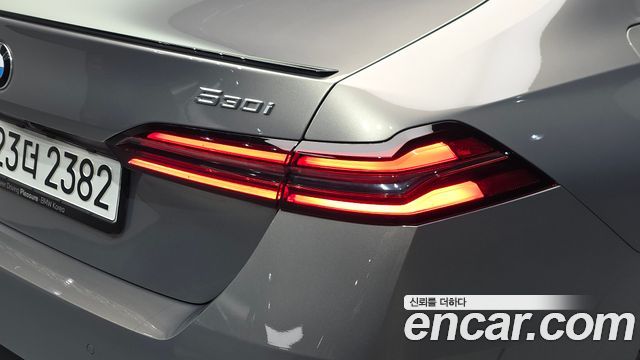 BMW 5-Series 2025 — photo 9