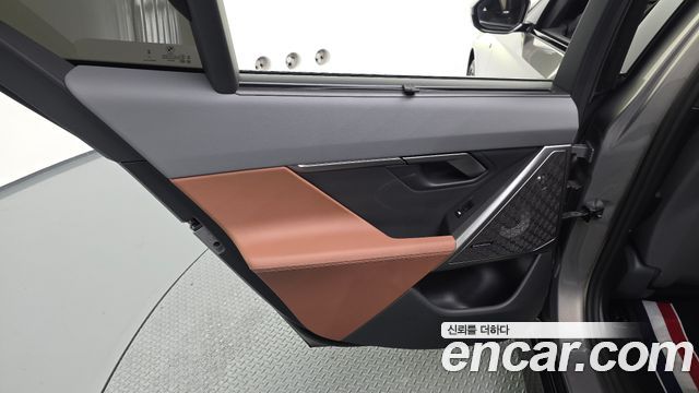 BMW 5-Series 2025 — photo 15