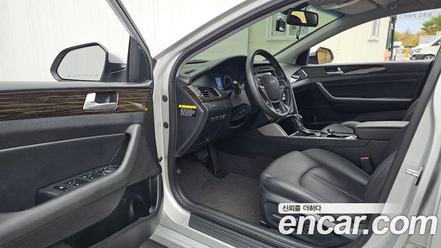 Hyundai Sonata 2016 — photo 13