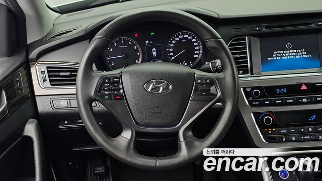 Hyundai Sonata 2016 — photo 19