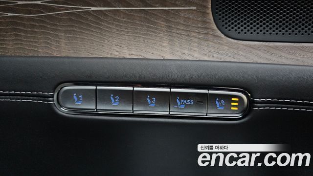 Genesis G90 2022 — photo 29