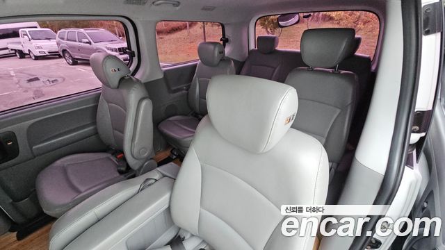 Hyundai Starex 2019 — photo 17