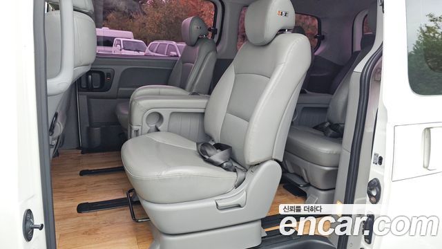 Hyundai Starex 2019 — photo 18