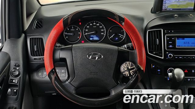 Hyundai Starex 2019 — photo 19