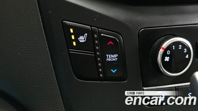Hyundai Starex 2019 — photo 24
