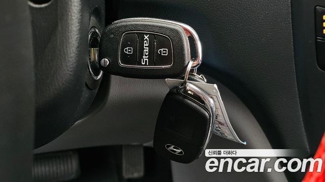 Hyundai Starex 2019 — photo 32