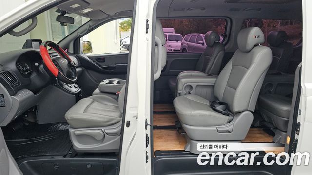 Hyundai Starex 2019 — photo 33