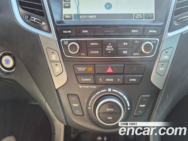 Hyundai Santafe 2017 — photo 11