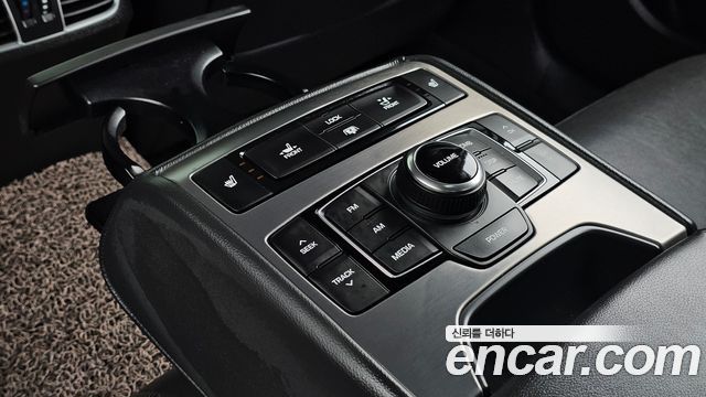 Hyundai Genesis 2016 — photo 18