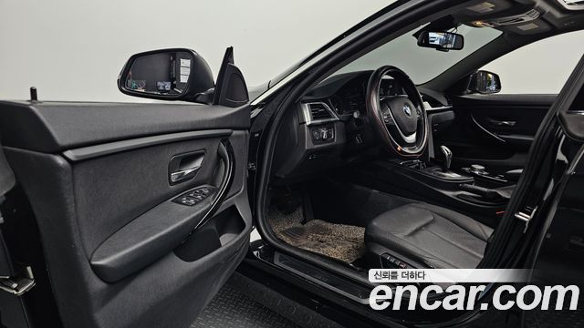 BMW 4-Series 2020 — photo 13