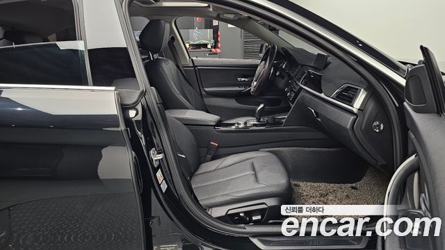 BMW 4-Series 2020 — photo 16