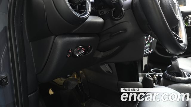 Mini Cooper 2016 — photo 28