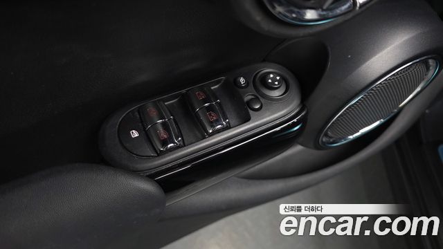 Mini Cooper 2016 — photo 30